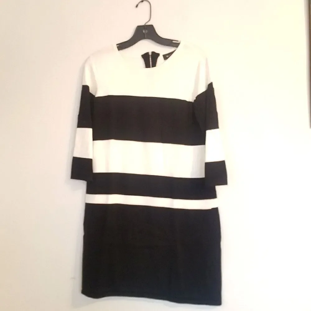 AB Studios Contrasting Black and White Color Block Knit Dress